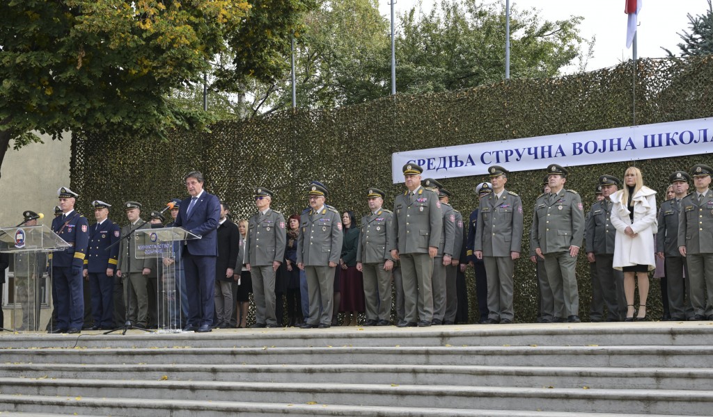 Министар Гашић присуствовао обележавању Дана Средње стручне војне школе „1300 каплара“