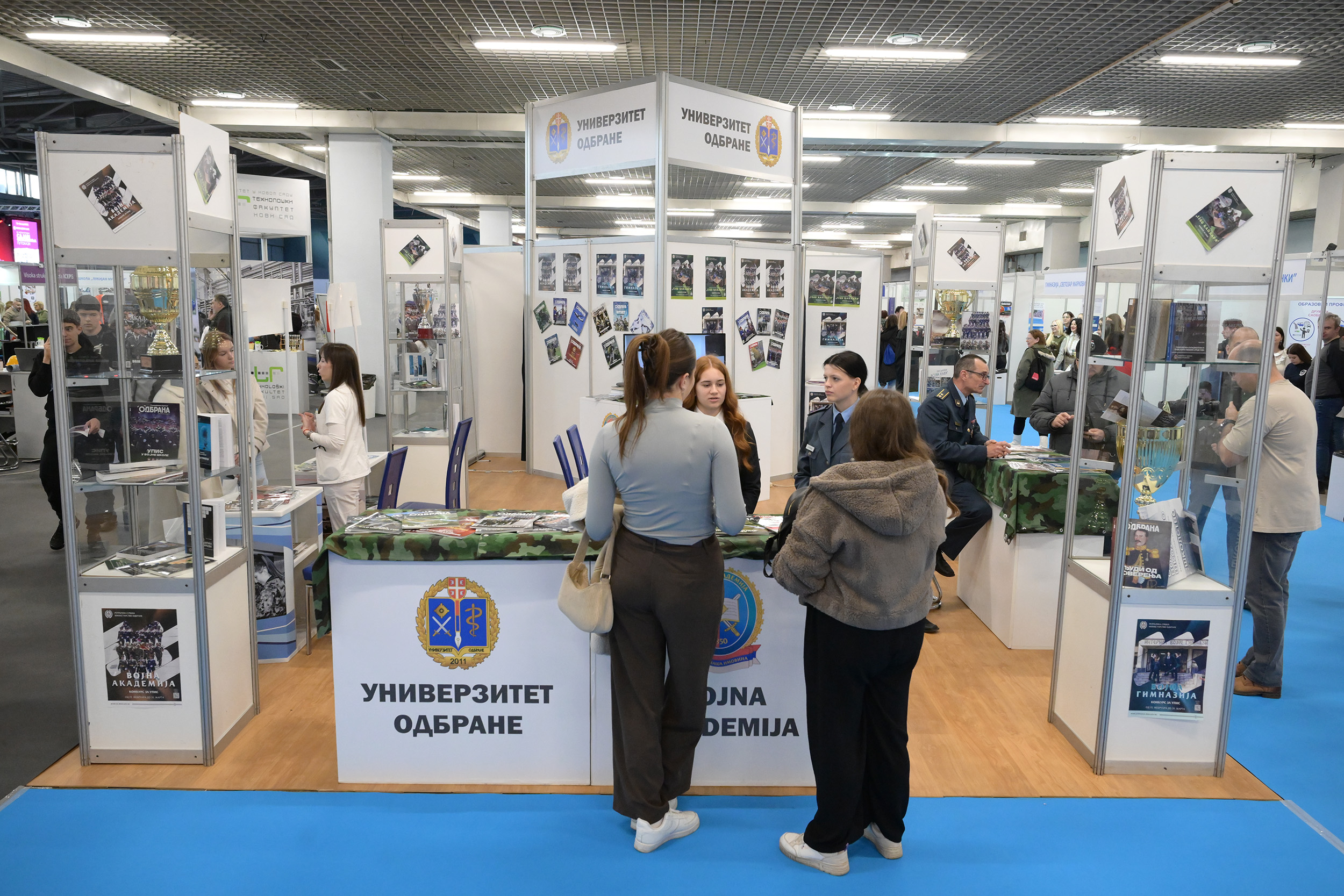 Универзитет одбране представља образовне програме војних школа на сајму „Путокази“ у Новом Саду