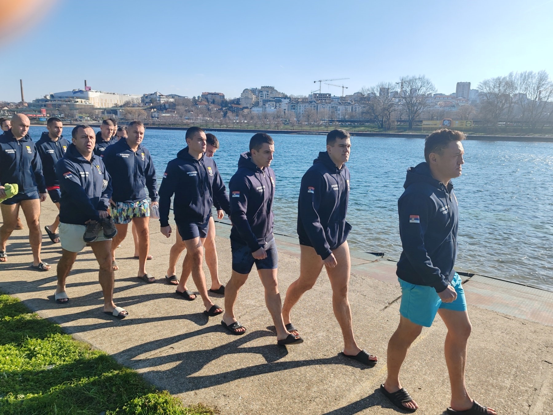 Припадници Војне академије обележили Богојављење пливањем за Часни крст