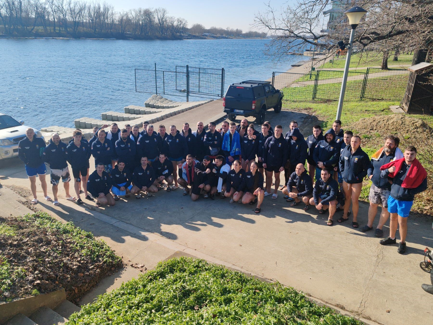 Припадници Војне академије обележили Богојављење пливањем за Часни крст