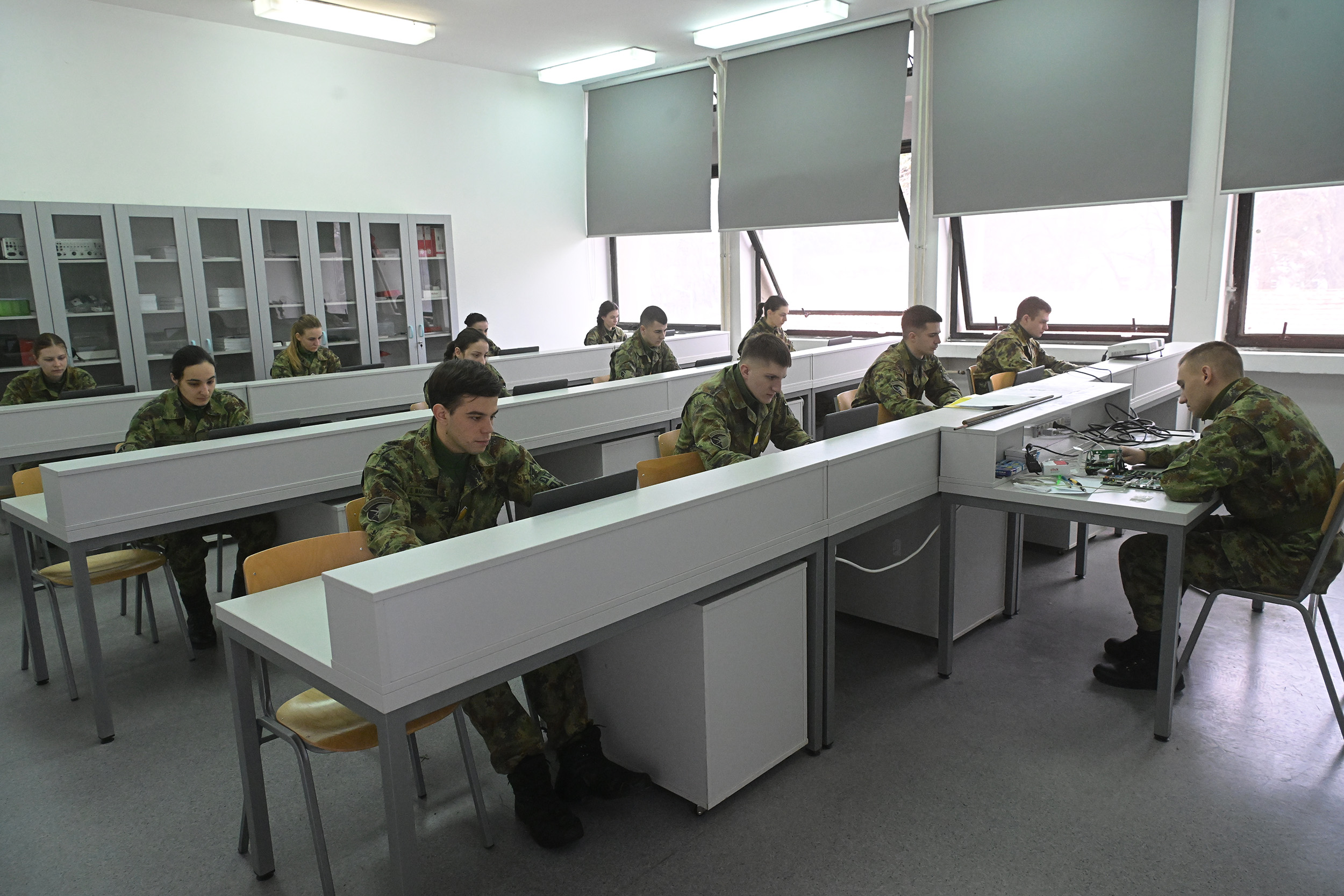 Отворен други уписни рок за војне школе
